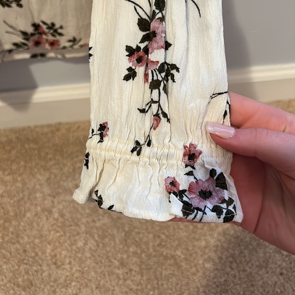 American Eagle Cold Shoulder Top - Picture 5 of 6